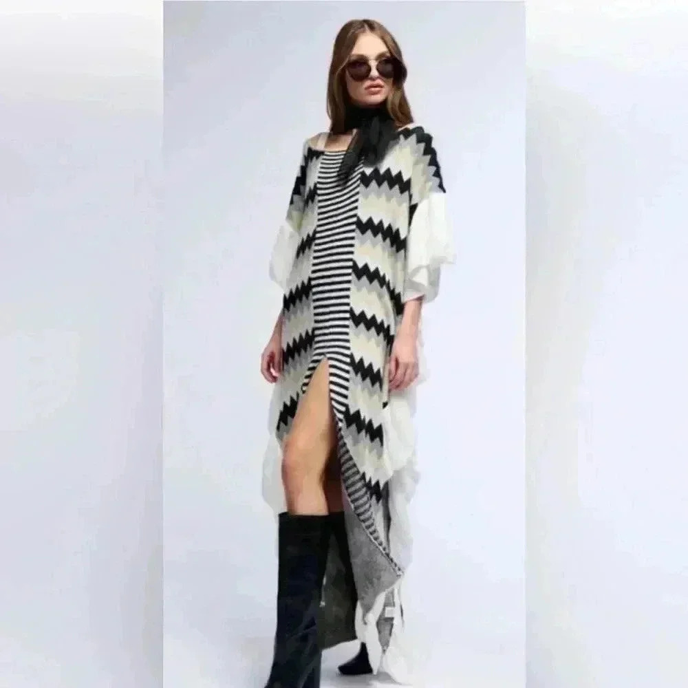 AKIRA Black and White Zigzag Maxi Dress